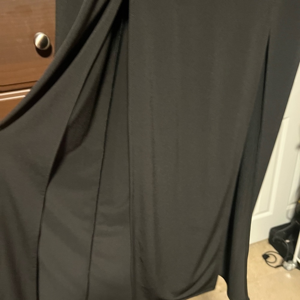 Long maxi black Guess skirt - Picture 3 of 3